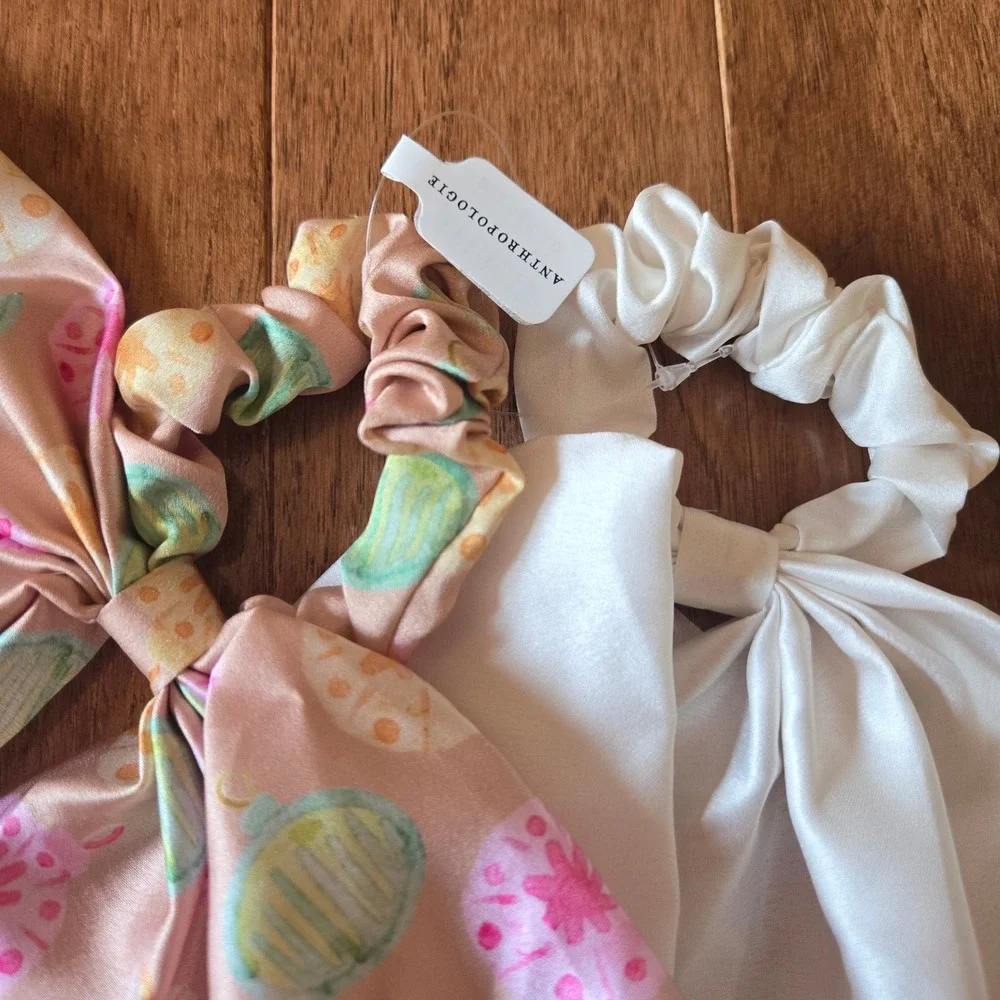Anthropologie Holiday Ornament Bow Scrunchie Set 2pk Pink Ivory Satin New